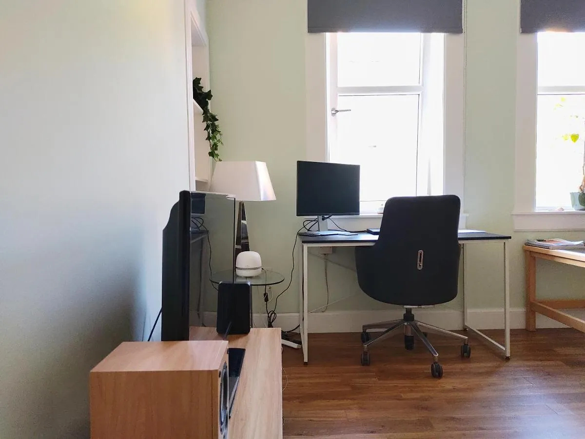 The Amazing Iona Street - 2 Bedroom Free Parking Edinburgh Apartment