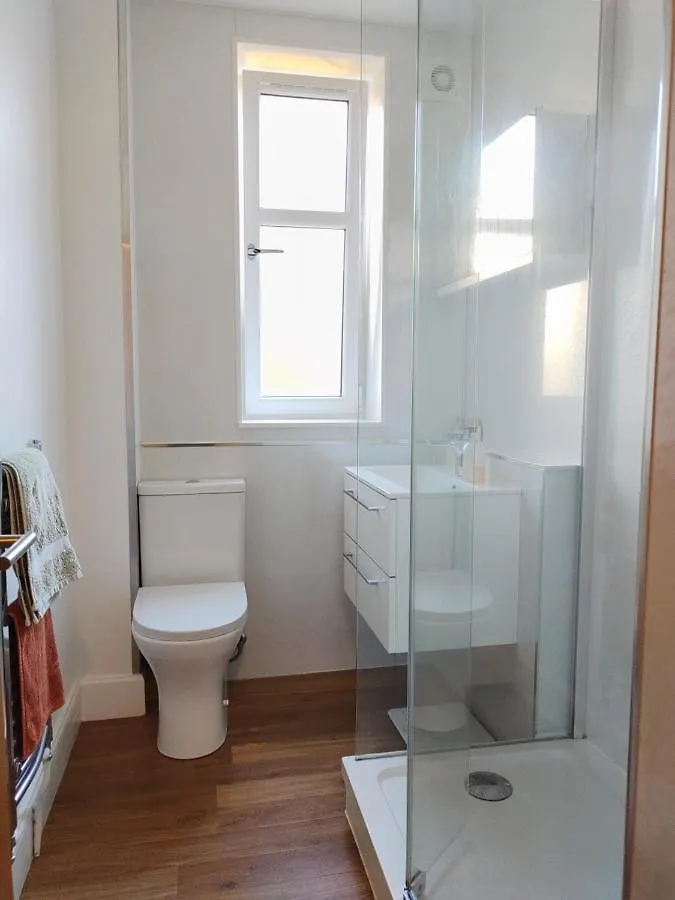 The Amazing Iona Street - 2 Bedroom Free Parking Edinburgh Apartment