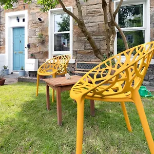 Cozy With Character Cochrane At Leith Links Park Apartment